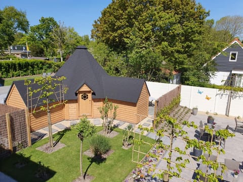 Property building, Day, Garden, Garden view