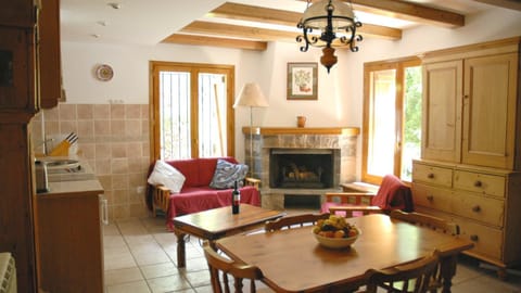 Living room, Other, Photo of the whole room, Decorative detail, Seating area, Dining area, Area and facilities