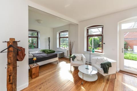 Day, Summer, Balcony/Terrace, Photo of the whole room, Dining area, Bedroom, On site