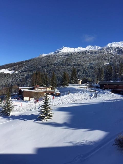 Restaurant/places to eat, Winter, Mountain view