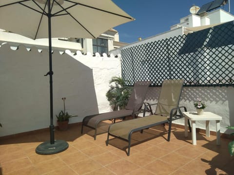 Balcony/Terrace, sunbed