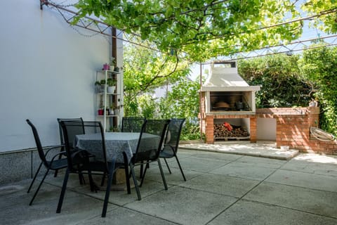 Location, children, Family