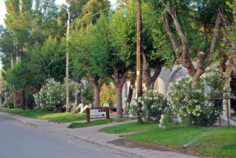 Patio, Facade/entrance, Off site, Property logo or sign, Neighbourhood, Lobby or reception