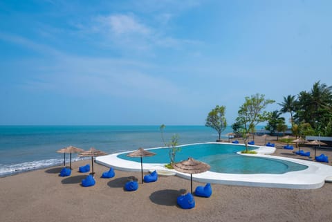 Beach, Swimming pool