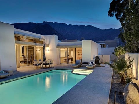 Property building, Patio, BBQ facilities, Hot Tub, Dining area, Mountain view, Pool view, Swimming pool, sunbed