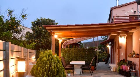 George & Helen's House Apartment in Crete