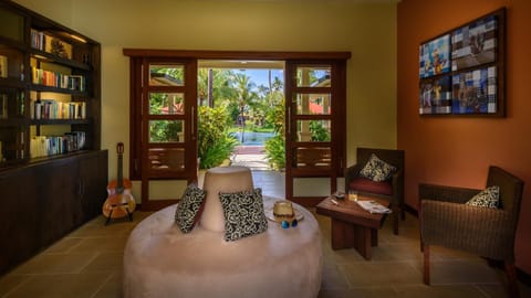 Garden, Library, Swimming pool, Swimming pool