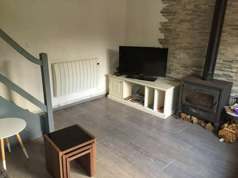 Maison accueillante à Bléré avec cheminée et terrasse House in Centre-Val de Loire