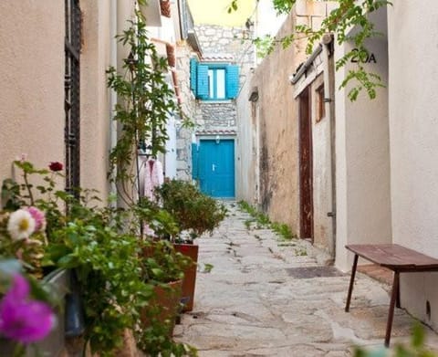 Property building, Street view