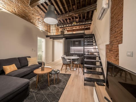Living room, Photo of the whole room