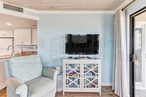 Condo w Salt Water Pool Apartment in Fernandina Beach