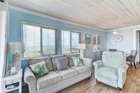 Condo w Salt Water Pool Apartment in Fernandina Beach