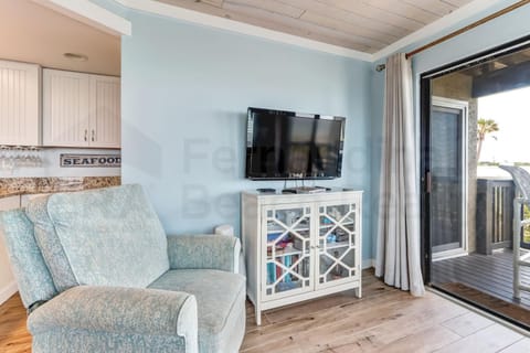 Condo w Salt Water Pool Apartment in Fernandina Beach