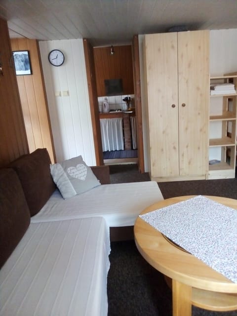 Bed, Photo of the whole room, Seating area, wardrobe
