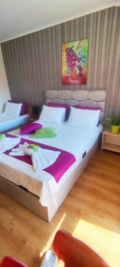 Cedar Lodge 3/4 Apartment Paradise Hotel in Bansko