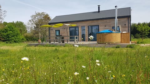 Property building, Natural landscape, Garden, Garden view