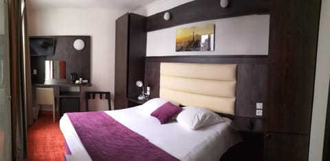 Bathroom, Bedroom, Inner courtyard view
