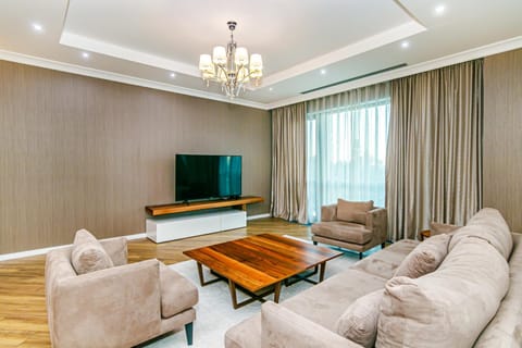TV and multimedia, Living room, Seating area, Evening entertainment