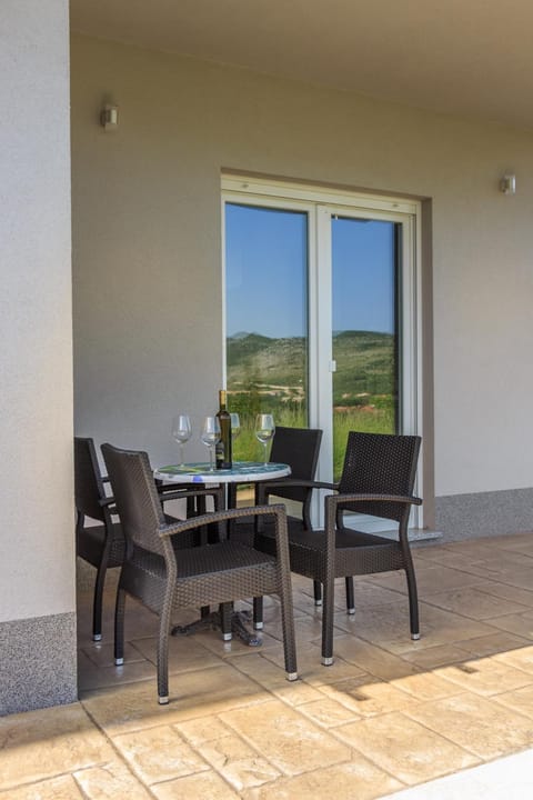 Patio, Balcony/Terrace