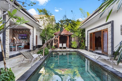 Garden, Swimming pool