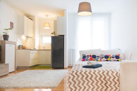 Bed, Kitchen or kitchenette