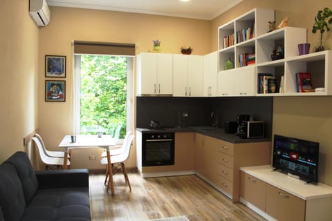 Kitchen or kitchenette, Living room