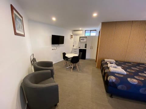 Seating area, Dining area, Bedroom, wardrobe