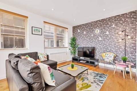 Property building, Communal lounge/ TV room, TV and multimedia, Living room