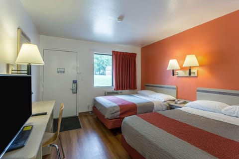 TV and multimedia, Photo of the whole room, Seating area, Bedroom, On site