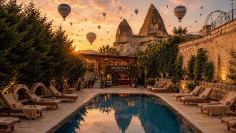 Swimming pool, Sunrise