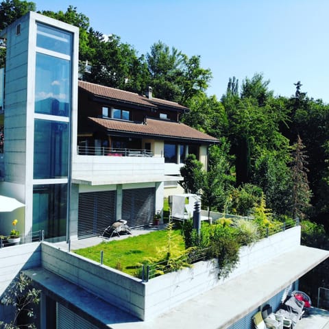 Facade/entrance, Bird's eye view