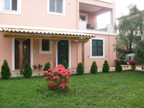 Property building, Facade/entrance