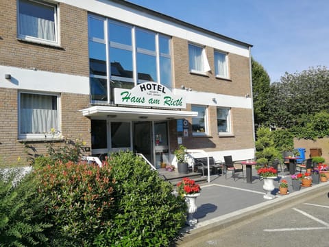 Property building, Facade/entrance, Property logo or sign