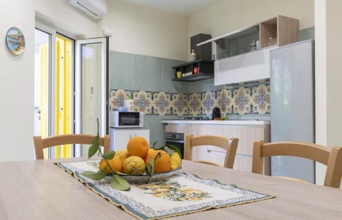 SorrentoVibes - Modern Apartment with Terrace, Swimming Pool&Tennis Apartment in Priora