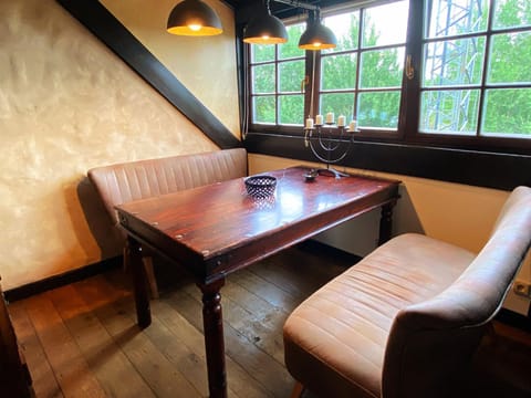 Living room, Decorative detail, Seating area, Dining area