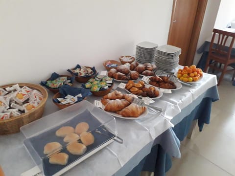 Breakfast, Buffet breakfast