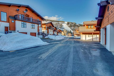 Pinnacle Ridge 02 House in Idaho