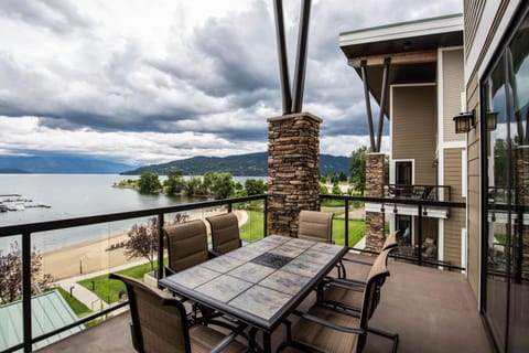 Seasons 331 - Penthouse Apartment in Sandpoint