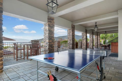 Seasons 331 - Penthouse Apartment in Sandpoint