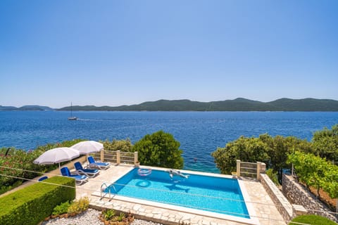 Pool view, Sea view