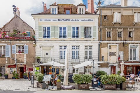 Property building, Facade/entrance