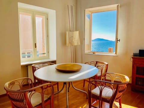 Living room, Dining area, Sea view