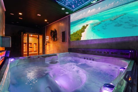 Night, Hot Tub, Sauna