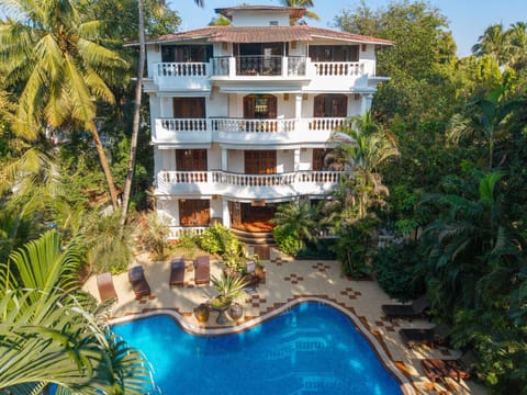 Property building, Garden, Balcony/Terrace, Garden view, Pool view, Swimming pool