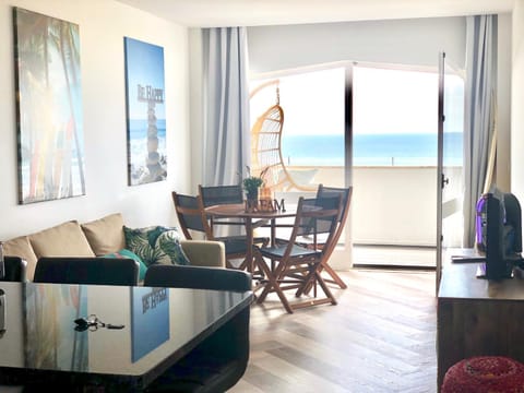 Living room, Dining area, Sea view