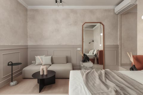 Bed, Photo of the whole room, Seating area