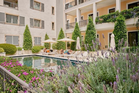 Pool view, Swimming pool, sunbed