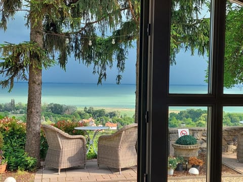 View (from property/room), Balcony/Terrace, Garden view, Lake view