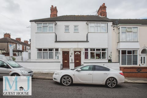 M and J Guest House Bed and Breakfast in Cleethorpes