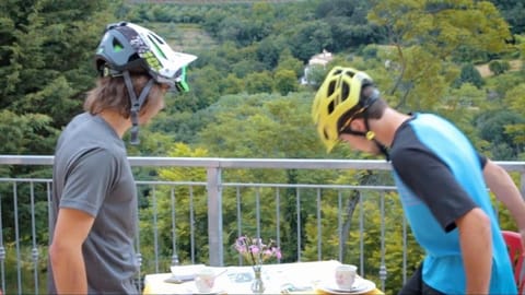 Day, People, Natural landscape, Cycling, group of guests